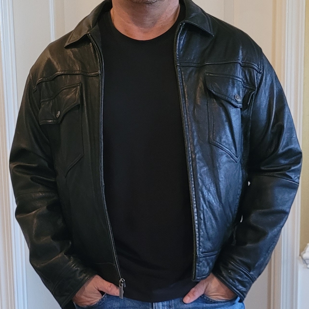 M. JULIAN (By Wilson Leather) Men's Black Leather Jacket.  Size Large.